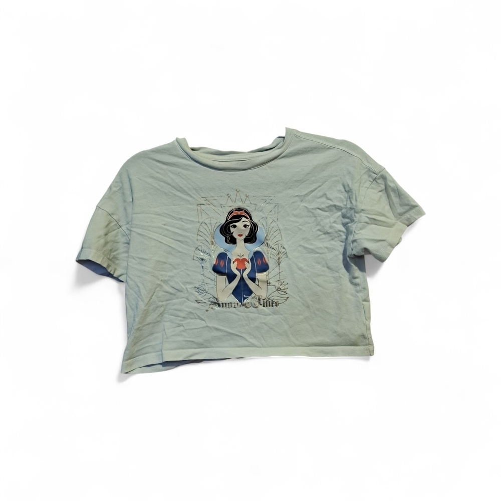 3/20$ Snow White Graphic Crop Top